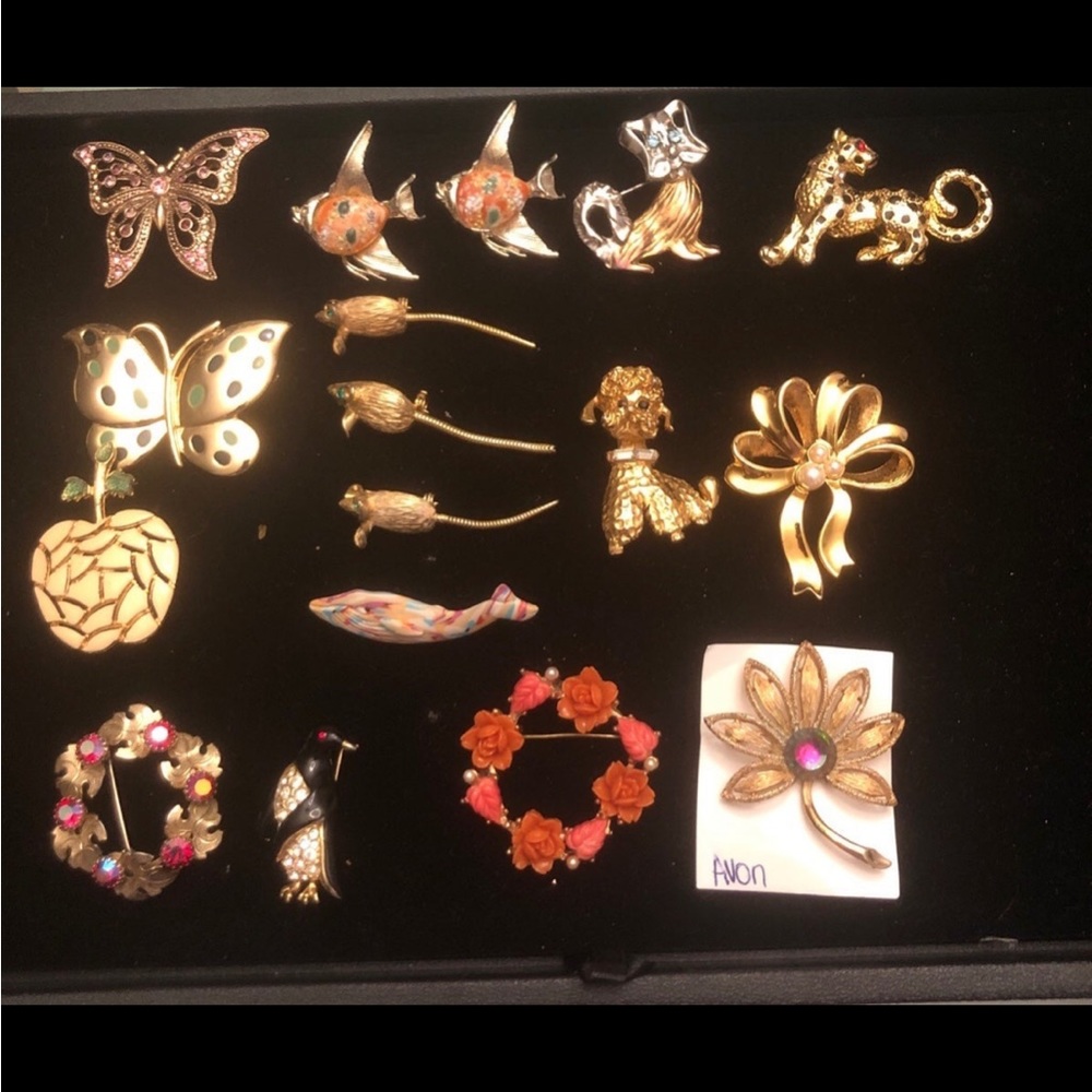 Vintage Brooch Lot